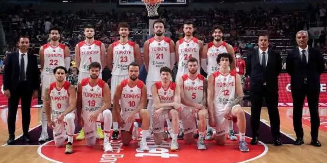 Türkiye - Fransa! 12 Dev Adam çeyrek final için parkede