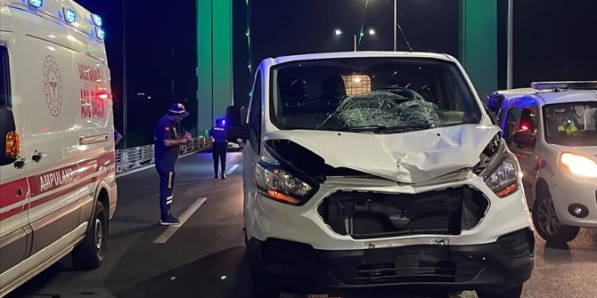 FSM'de 'dur' ihtarına uymayan panelvan polislere çarptı