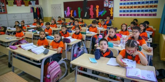 19 milyon öğrenci için ilk ders zili çaldı!