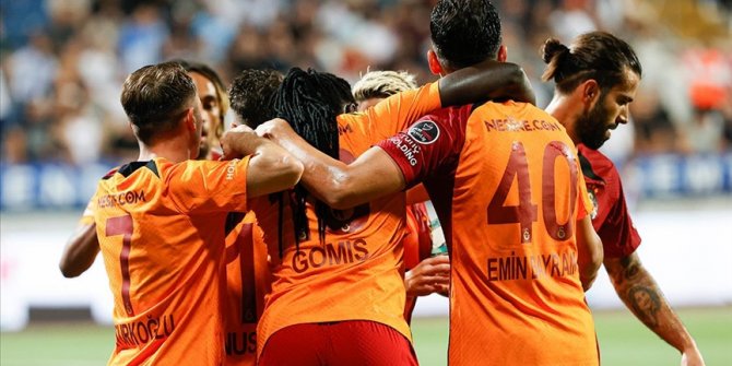 Galatasaray'da yıl ayrılığı: İki isim kesin gidiyor