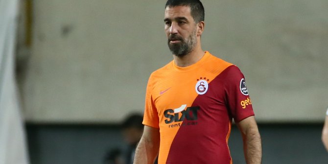 Arda Turan futbolu bıraktı