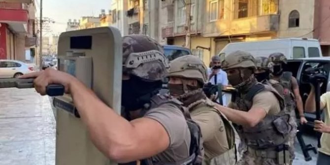 Mersin'de belediye çalışanlarına PKK operasyonu