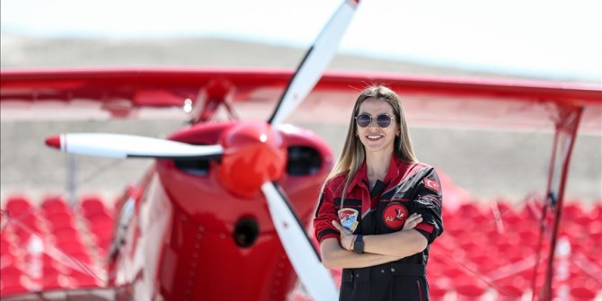 Türk kadınını Cumhuriyet'in 100. yılında yurt dışındaki uçuşlarıyla temsil edecek