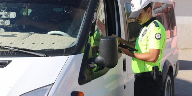 Okulların ilk haftasındaki denetimlerde 126 servis aracı trafikten men edildi