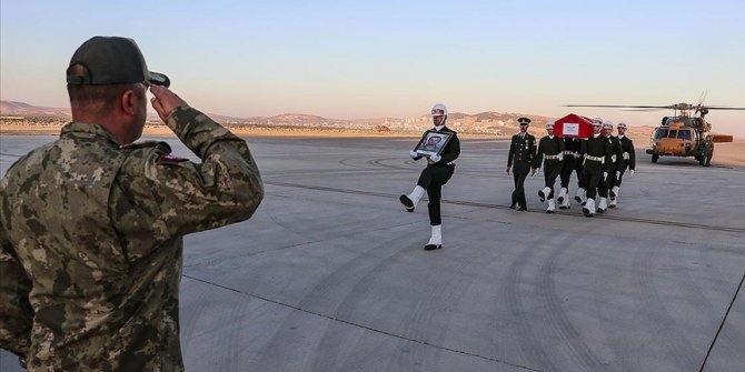 Şehit Ulaştırma Sözleşmeli Piyade Er Ayberk son yolculuğuna uğurlanıyor