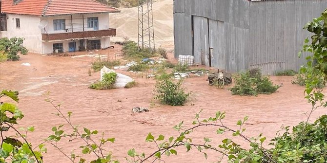 Bartın'da sağanak etkili oluyor