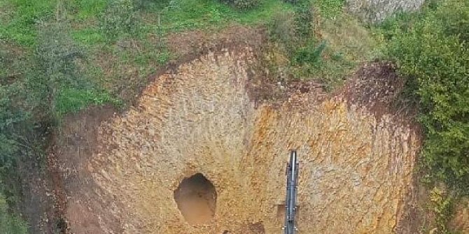 Ordu'da yol çalışmasında yer altı mağarası bulundu