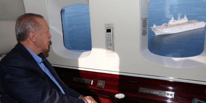 Cumhurbaşkanı Erdoğan TCG Anadolu Gemisi'ni havadan inceledi