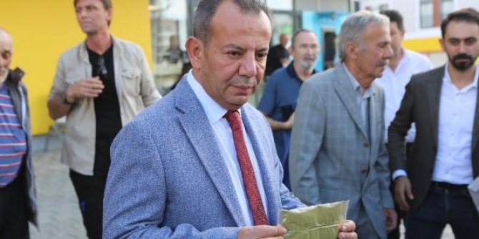 Tanju Özcan, HDP Genel Merkezi'ne kına gönderdi
