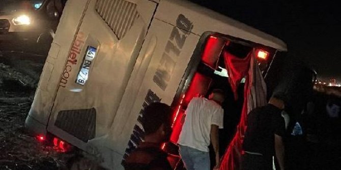 Şanlıurfa'da yolcu otobüsü şarampole devrildi: 20 yaralı