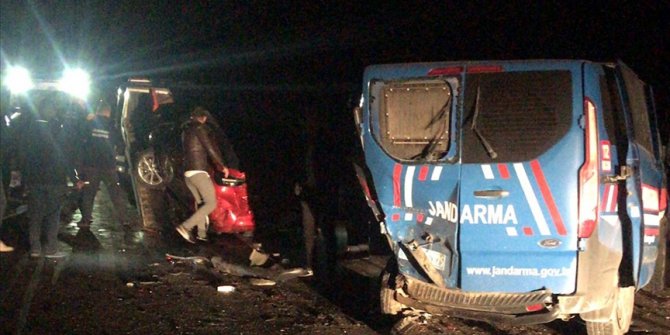 Kırklareli'nde kazaya müdahale eden jandarma ekibine otomobil çarptı, 1 uzman çavuş şehit oldu