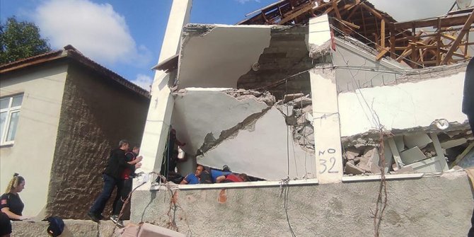 Yozgat'ta doğal gaz patlaması sonucu 2 katlı ev çöktü