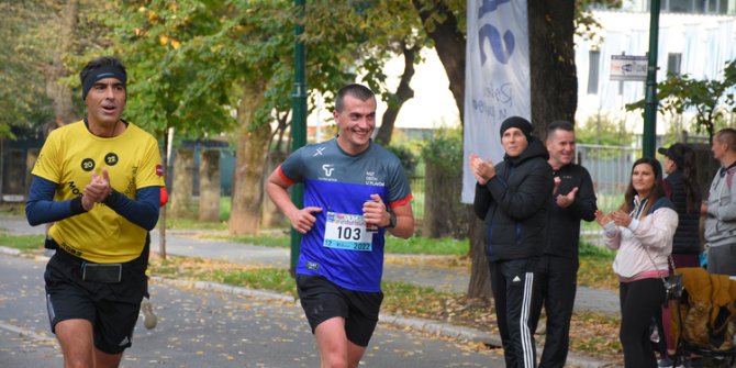 Saraybosnalı polis memuru Efendic, yetim çocuklara yardım için 12 saat koştu