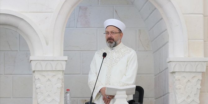 Diyanet İşleri Başkanı Ali Erbaş Arafat'ta vakfe duasını yaptırdı