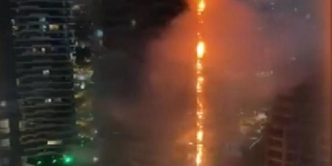 Kadıköy'de 24 katlı rezidansta yangın