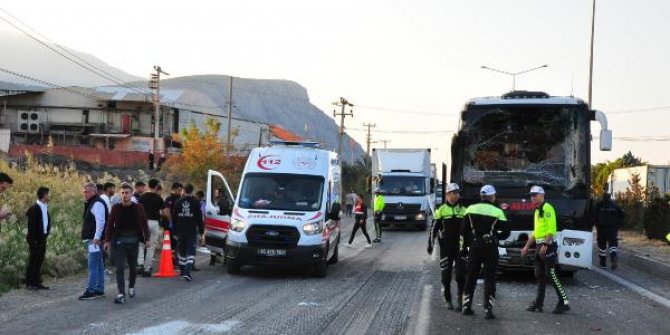 Manisa'da zincirleme kaza: 24 yaralı