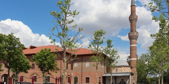 Ankara’nın tarihi yüzü Ulus semtinde eskimeyen camii Hacı Bayram Camisi