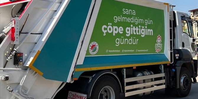 Kepez'in çöp kamyonları görenleri gülümsetiyor