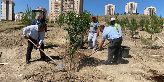 Etimesgut’ta bu yıl 7 park tamamlandı, 8'inin inşaatı devam ediyor