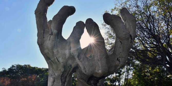 Büyükşehir Belediyesi uzun zamandır bakımsız hâlde olan Abdi İpekçi Parkı’nı yeniledi