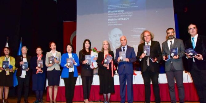 Başkentte “Kazak Ulusunun Öncü Aydını: Muhtar Avezov Konferansı” düzenlendi