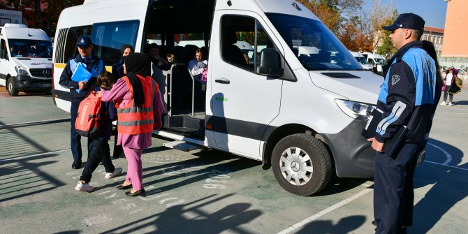 Zabıta zincir marketlerden beton mikserlerine, hafriyat kamyonlarından okul servis araçlarına kadar denetim gerçekleştirdi