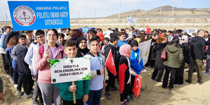 Afrikalı öğrenciler hatıra ormanına fidan dikti