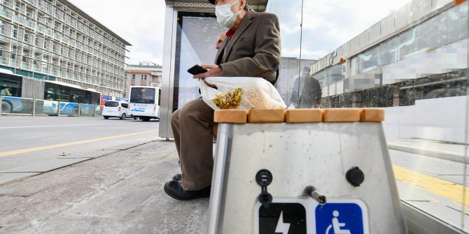 EGO otobüs durakları montajı başladı