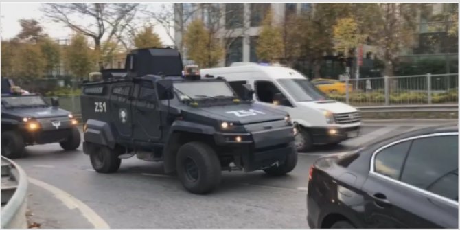 İstanbul’daki saldırının failleri zırhlı araçlarla adliyeye getirildi