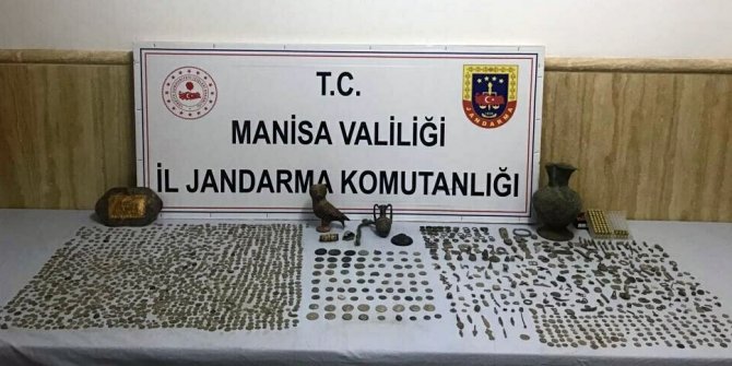 Manisa'da 2 bin 384 tarihi eser ele geçirildi
