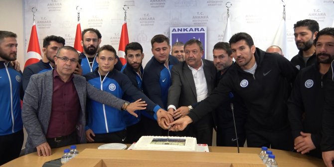 Grekoromende şampiyon olan ASKİ Spor’dan Ankara Büyükşehir Belediyesi’ne ziyaret