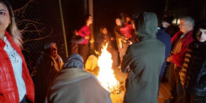 Deprem anı İstanbul'da kameralara böyle yansıdı