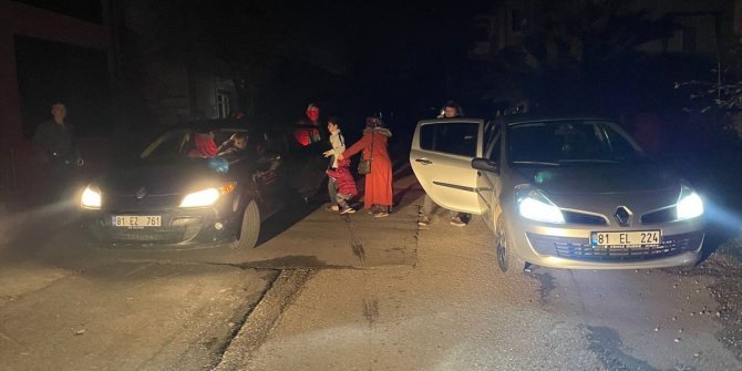 Düzce, Sakarya ve Bolu'da okullar deprem nedeniyle tatil edildi