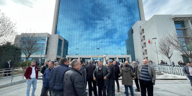 Minibüs şoförleri artan maliyetlerden dolayı toplu ulaşım ücretlerine zam yapılmasını talep etti