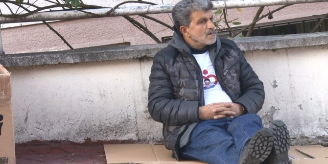 Oğlu kaçırılan baba Ankara'da HDP önünde oturma eylemi yaptı