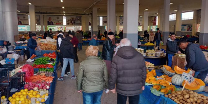 Pazar alışverişi eskisi kadar ilgi görmüyor; nere ucuzsa oraya gidiyor