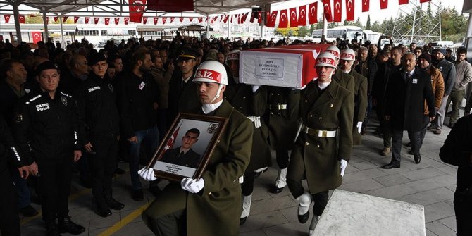 Şehitlerimizin cenazeleri toprağa verildi