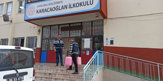 Keçiören'de geri dönüşüme destek olan okullara temizlik malzemesi hediye edildi