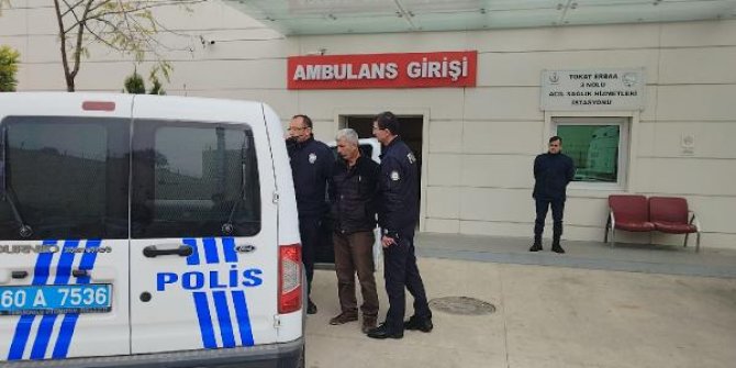 Randevusuz muayene etmeyen doktoru yumrukladı; o anlar kamerada 