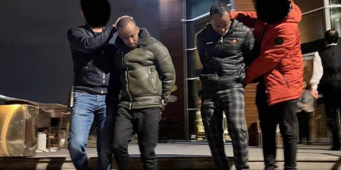 Türk Lirasını yırtan yabancı uyruklu şahıs Ankara'da yakalandı
