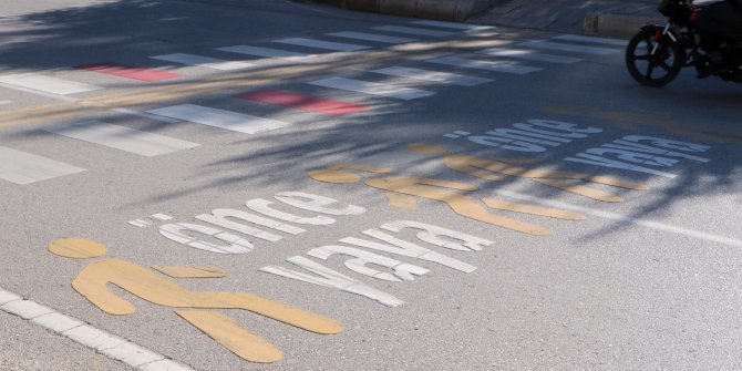 Yayalar şikayet etti; yarım saatte yol vermeyen 8 sürücüye ceza kesildi