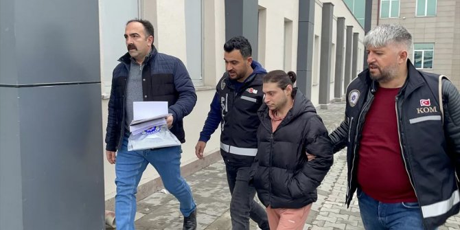 Bir sahte doktor vakası daha: Ambulansla hasta naklederken yakalandı