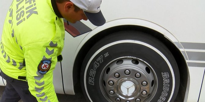 Ankara'da yolcu otobüslerine 'kış lastiği' denetimi; takmayana 1152 lira ceza