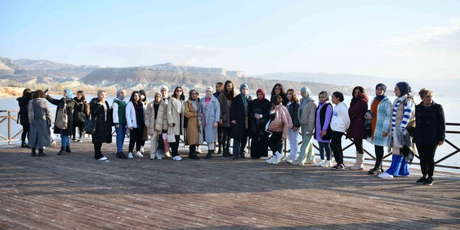 Büyükşehir Belediyesi üniversite öğrencilerini Beypazarı ve Çayırhan’daki kültürel ve doğal güzelliklerle buluşturdu