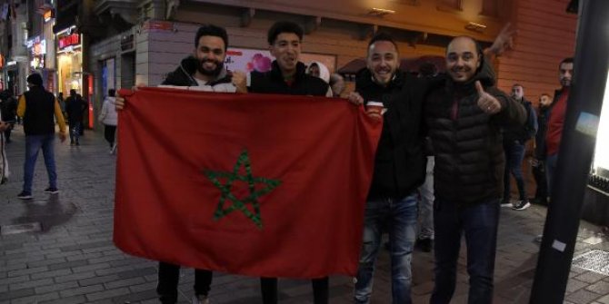 Fas taraftarı çeyrek final sevincini İstanbul'da kutladı