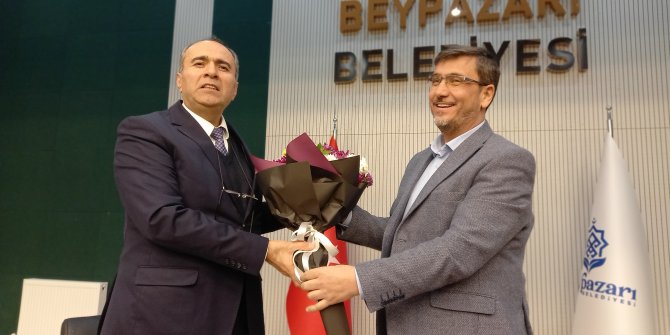 Eğitimci yazar İdris Göbütoğlu yeni kitabını Beypazarı’nda tanıttı