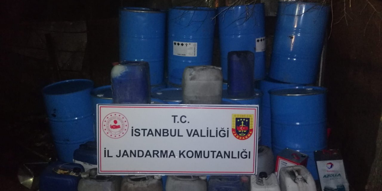 İstanbul’da jandarma yaptığı operasyonla 12 ton sahte içki ele geçirdi