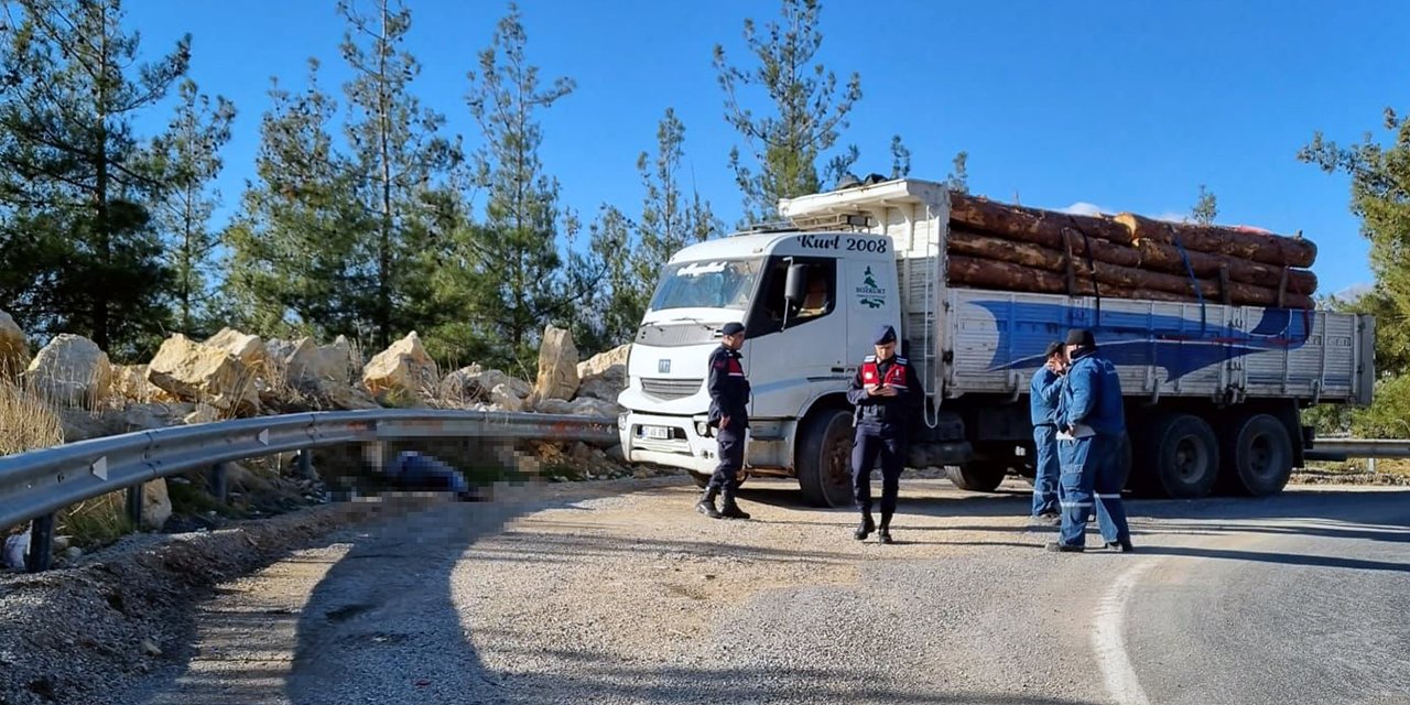 Mersin’de bir kamyon şoförü hayatını kaybetti