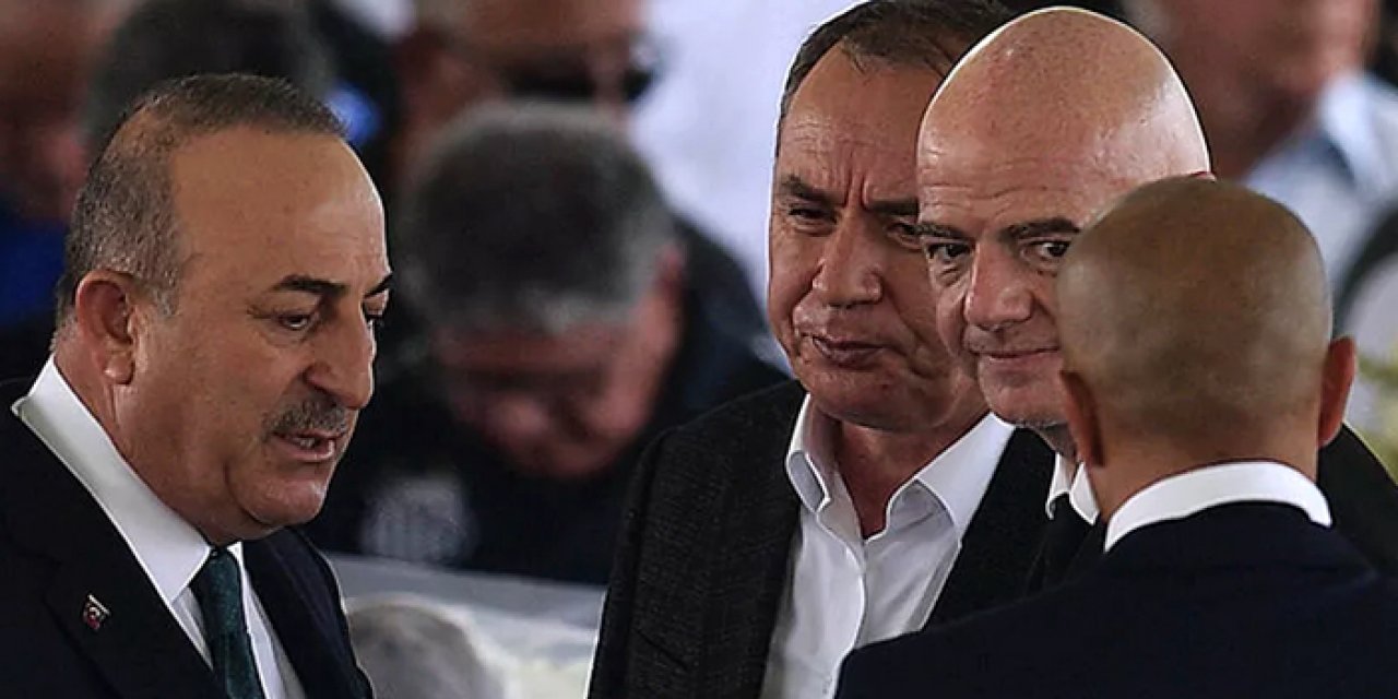 Bakan Çavuşoğlu, Pele’nin cenazesine katıldı