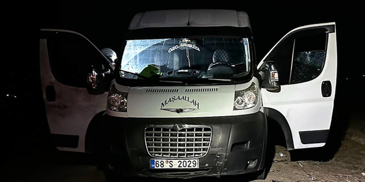 Aksaray’da minibüs yanında ceset bulundu